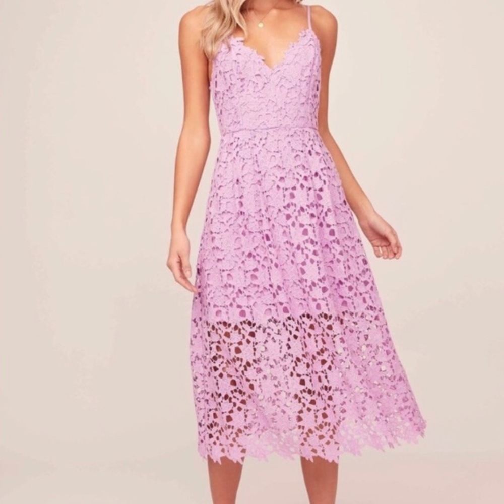 ASTR The Label Lace Midi Dress in Light Orchid / Lilac Purple